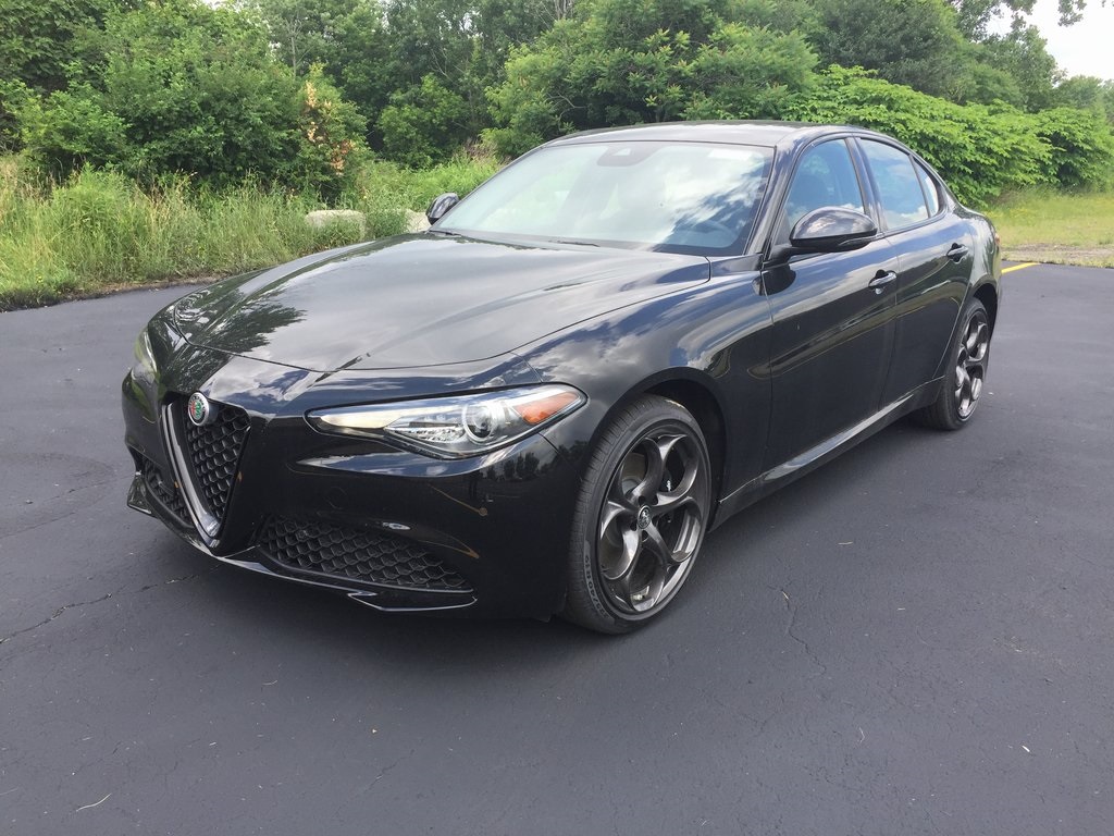 New 2019 Alfa Romeo Giulia Base Awd